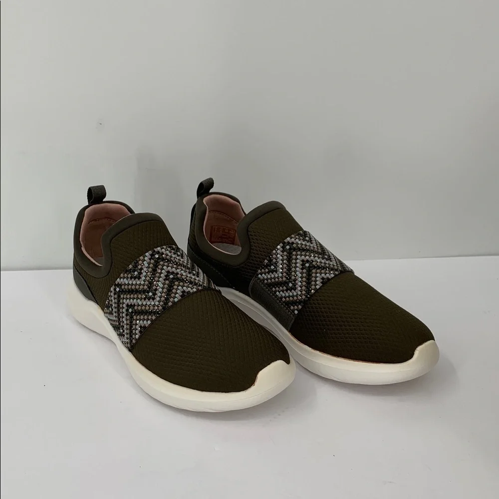 Clarks Cloud Steppers Nova Way slip-on sneakers olive green mosaic chevron 7.5 - Picture 3 of 7